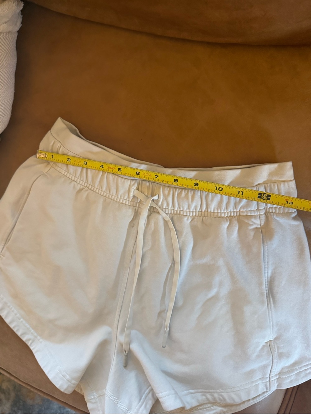 Lululemon Inner Glow High-Rise Short 3" Off-White Bone Cream Size 6 Small - Picture 5 of 7